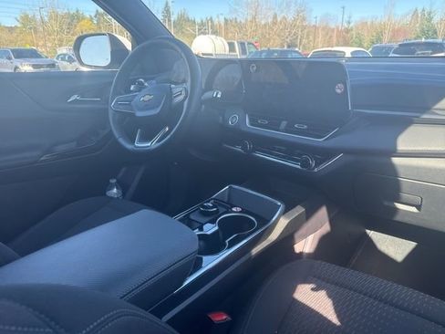 Used 2026 Chevrolet Equinox LT image 23