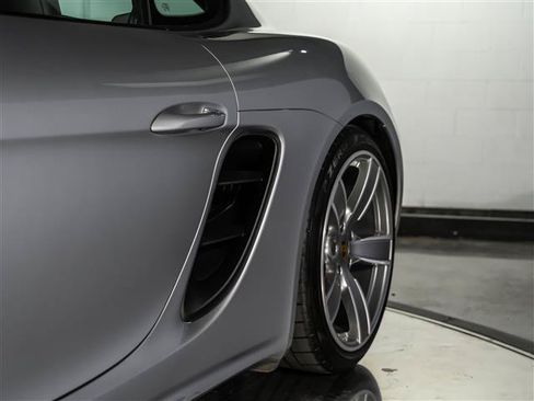 Certified 2021 Porsche 718 Cayman S RWD image 17