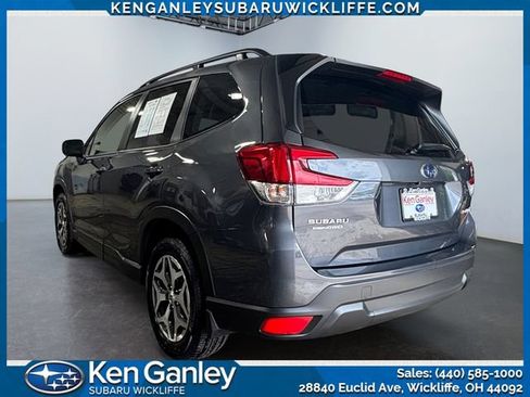 Certified 2024 Subaru Forester Premium AWD/4WD image 3