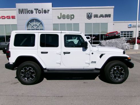 New 2025 Jeep Wrangler Unlimited Sahara image 5