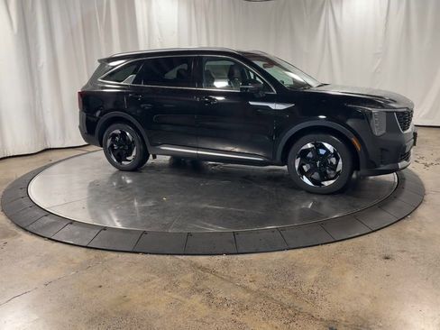 Certified 2025 Kia Sorento EX w/ EX Panoramic Sunroof Package image 7