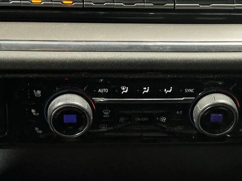 Used 2023 Chevrolet Silverado 1500 High Country image 35