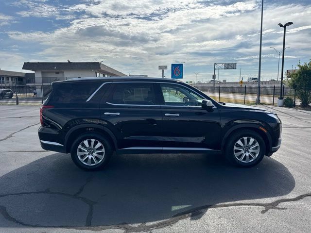Used 2025 Hyundai Palisade SEL FWD image 2