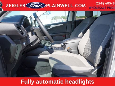 Used 2022 Ford Escape SE w/ Cold Weather Package image 16