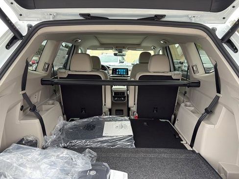 New 2026 Volkswagen Atlas SE FWD image 9
