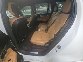 Used 2018 Volvo XC90 T6 Momentum w/ Convenience Package AWD/4WD image 9