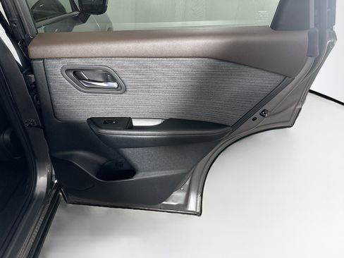 Used 2023 Nissan Rogue SV FWD image 29