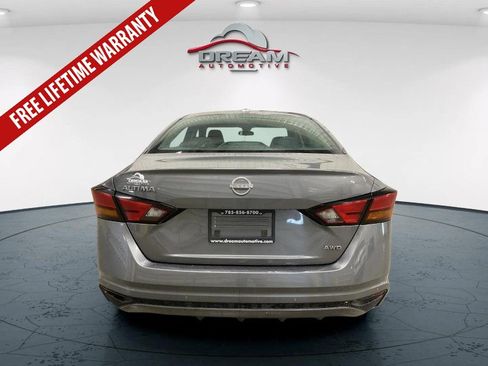 Used 2025 Nissan Altima 2.5 SV AWD/4WD image 19