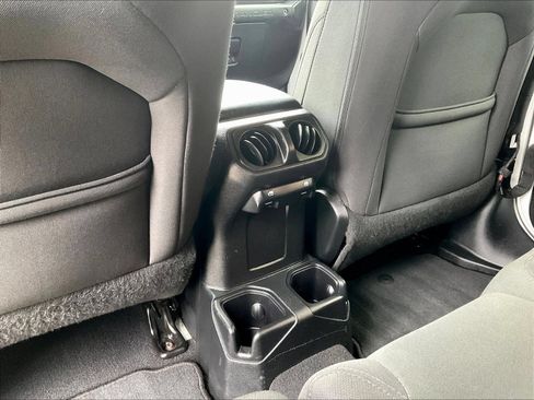 Used 2018 Jeep Wrangler Unlimited Sport S AWD/4WD image 12