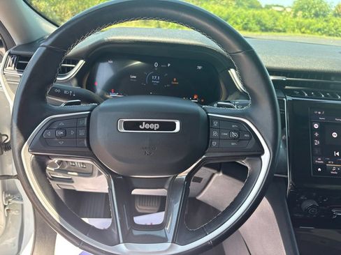 Used 2021 Jeep Grand Cherokee L Laredo w/ Luxury Tech Group I AWD/4WD image 19