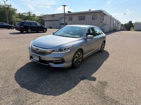 Used 2017 Honda Accord EX-L image 6