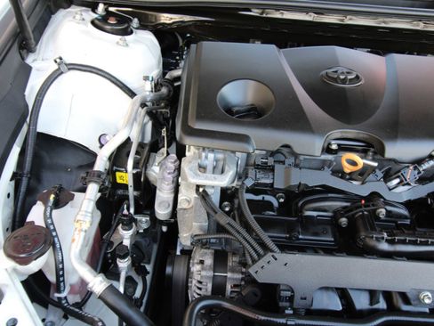 Used 2020 Toyota Camry XSE w/ Blackout Package image 24