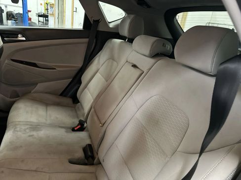 Used 2019 Hyundai Tucson Value AWD/4WD image 25