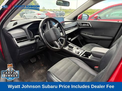 Used 2024 Mitsubishi Outlander SE FWD image 10