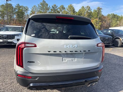 Used 2022 Kia Telluride SX w/ SX Prestige Package image 6