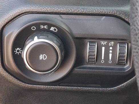 Used 2021 Jeep Wrangler Unlimited Sport AWD/4WD image 24