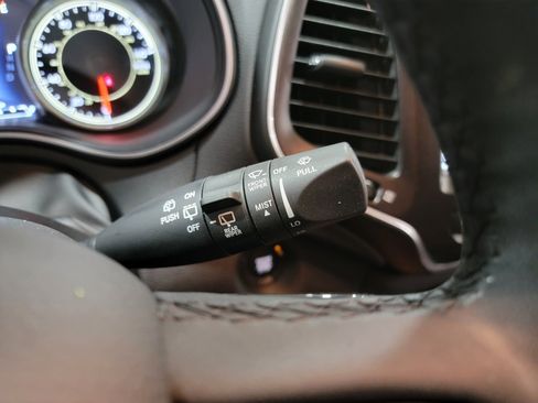 Used 2021 Jeep Cherokee Trailhawk w/ Technology Group image 29