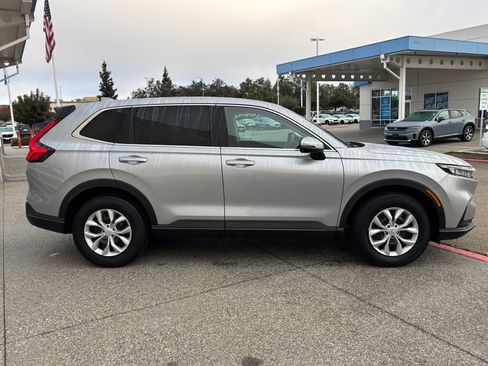 Used 2025 Honda CR-V LX image 4