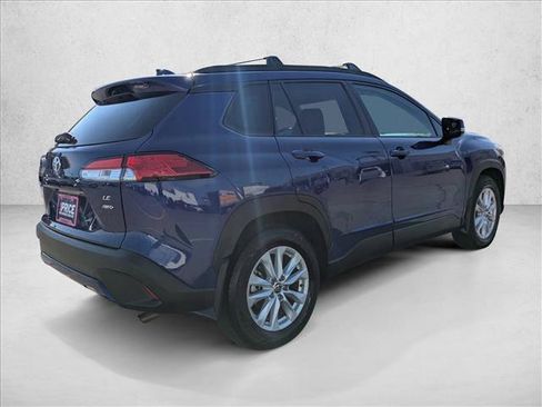 Used 2022 Toyota Corolla Cross LE AWD/4WD image 5