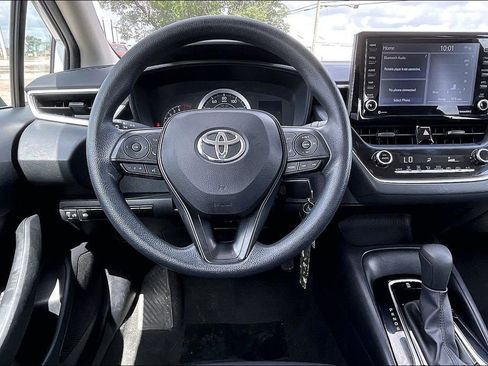 Used 2022 Toyota Corolla LE image 8