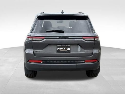New 2025 Jeep Grand Cherokee Altitude AWD/4WD image 6