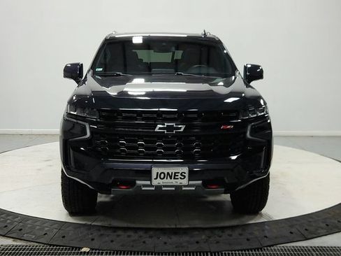 Used 2024 Chevrolet Tahoe Z71 w/ Luxury Package AWD/4WD image 3