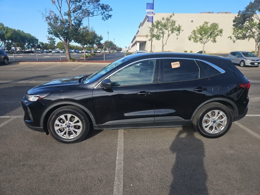 Certified 2023 Ford Escape Active w/ Cold Weather Package FWD image 4