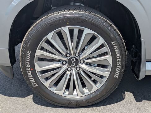 New 2026 INFINITI QX80 Luxe RWD image 11