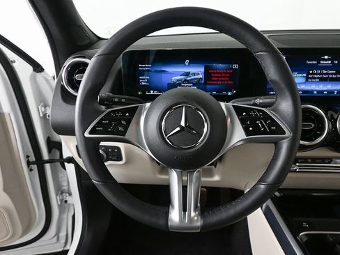 Certified 2026 Mercedes-Benz GLB 250 image 2