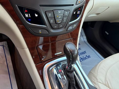 Used 2016 Buick Regal Premium w/ Driver Confidence Package #2 image 31