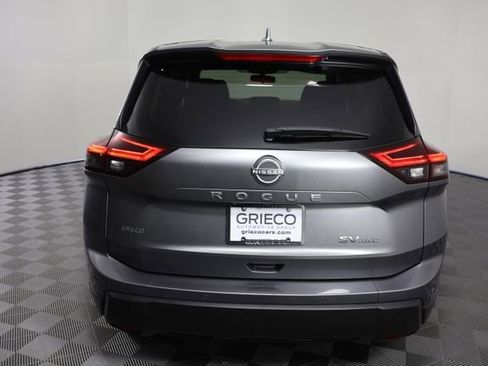 Used 2024 Nissan Rogue SV image 7