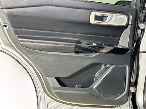 Used 2024 Ford Explorer Platinum w/ Technology Package image 23