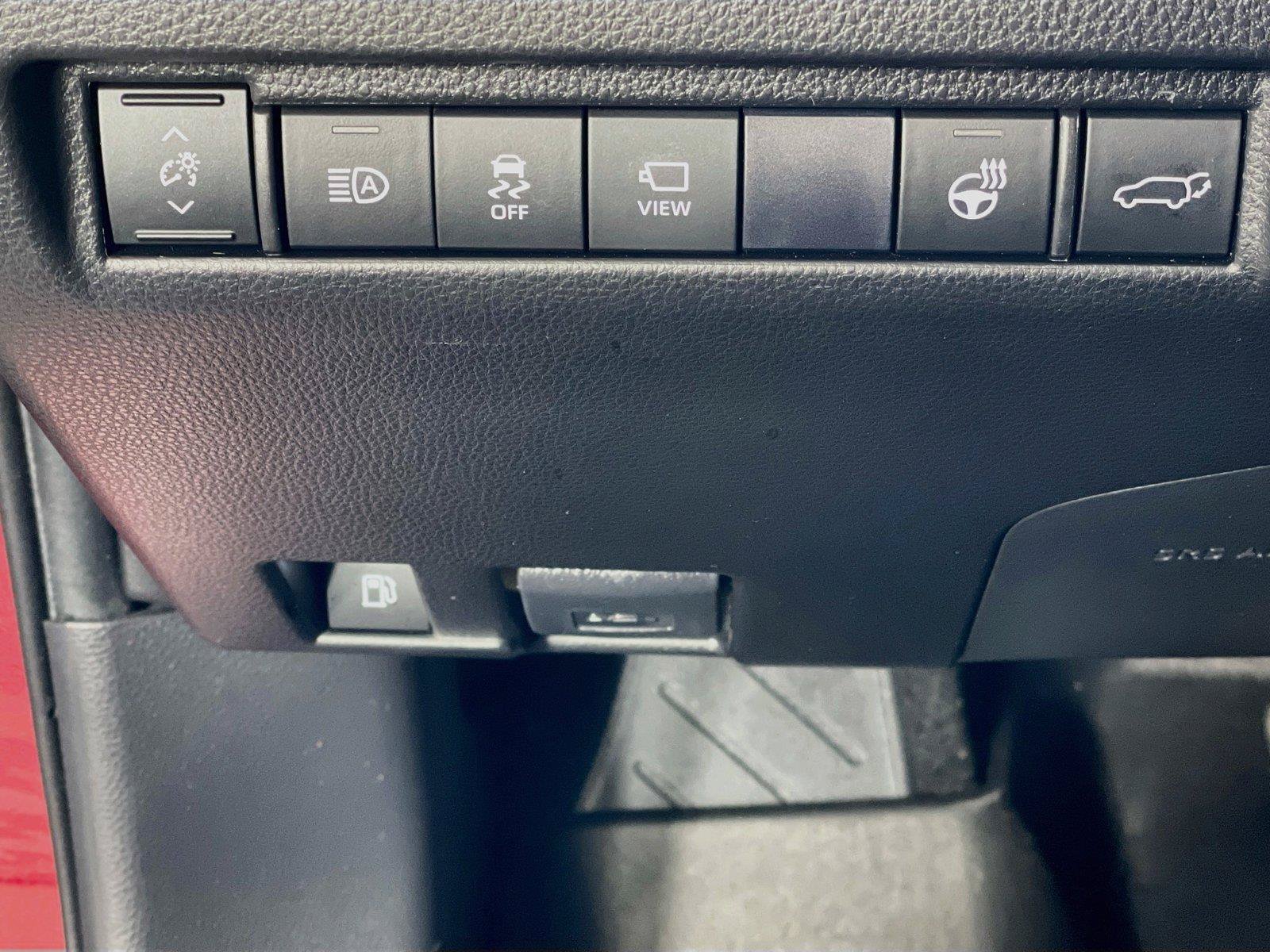 Used 2021 Toyota Venza Limited w/ Carpet Mat Package (TMS) AWD/4WD image 12