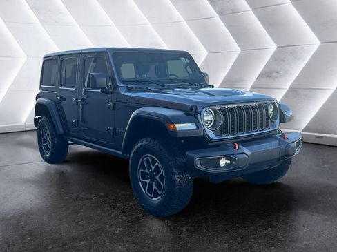 Used 2025 Jeep Wrangler Rubicon image 1