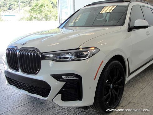 Used 2022 BMW X7 xDrive40i w/ M Sport Package AWD/4WD image 16
