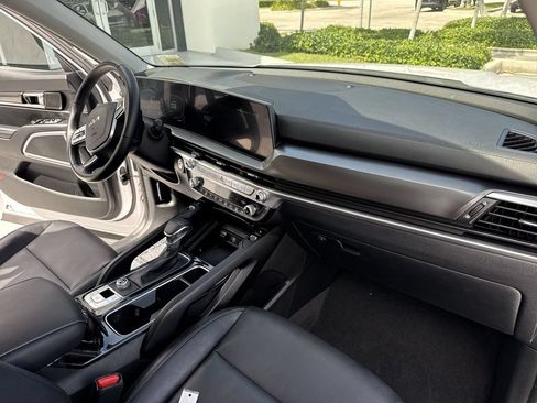 Used 2024 Kia Telluride S FWD image 32