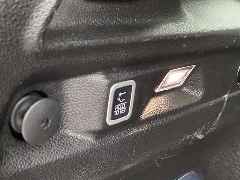 Used 2022 Jeep Grand Cherokee L Limited w/ Luxury Tech Group II image 4