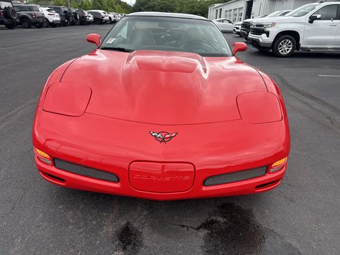 Used 2002 Chevrolet Corvette Coupe w/ Preferred Equipment Group2 RWD image 9