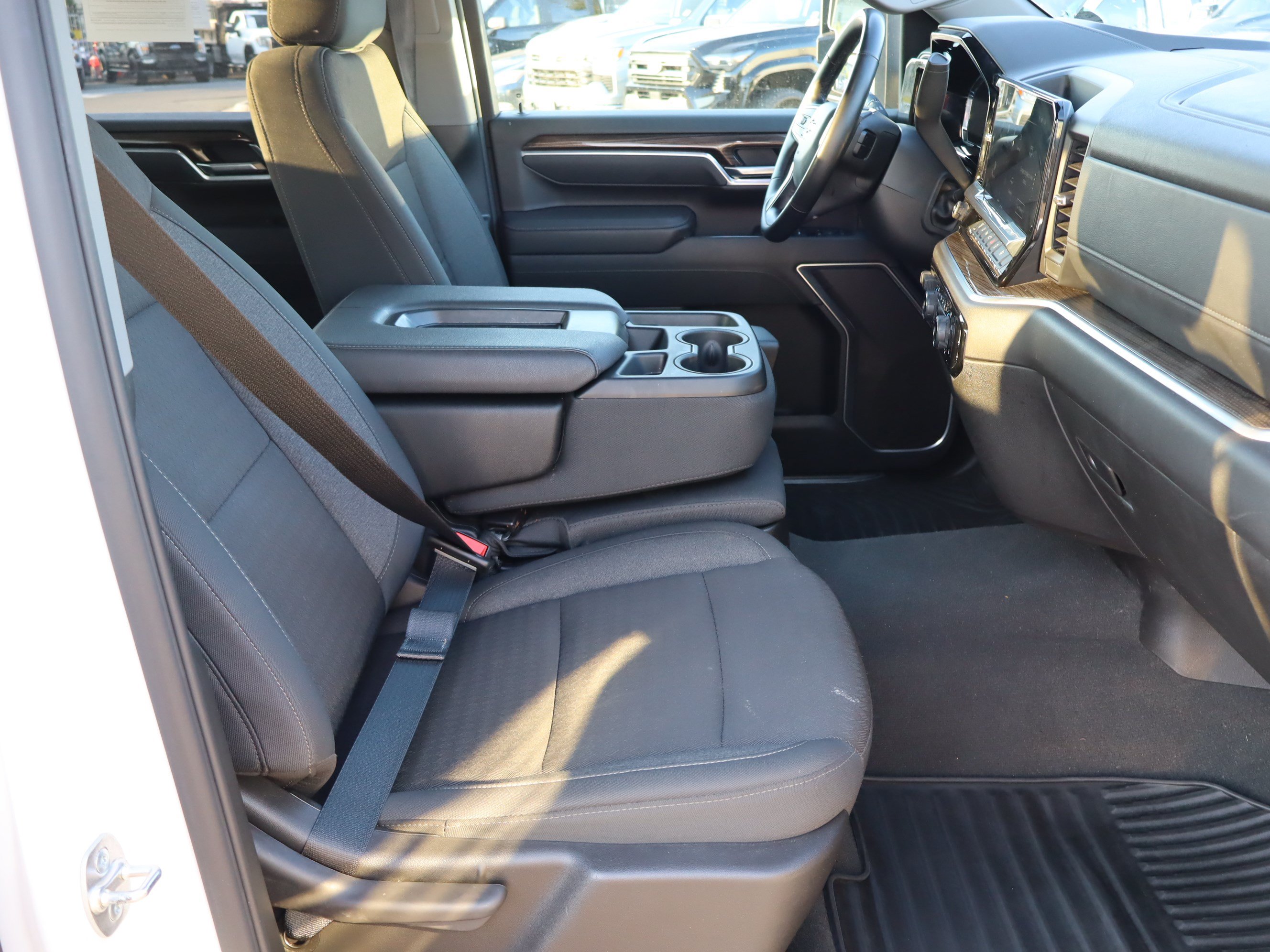 Used 2025 Chevrolet Silverado 2500 LT w/ Safety Package AWD/4WD image 38