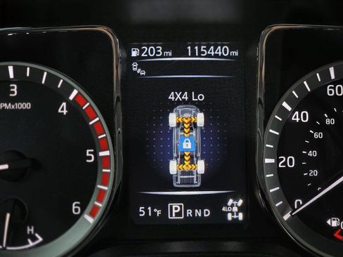 Used 2018 Nissan Titan SL w/ Midnight Edition image 33