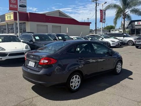 Used 2013 Ford Fiesta SE image 3