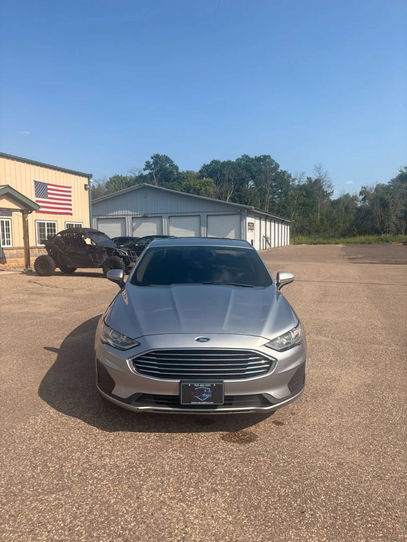 Used 2020 Ford Fusion SE FWD image 2