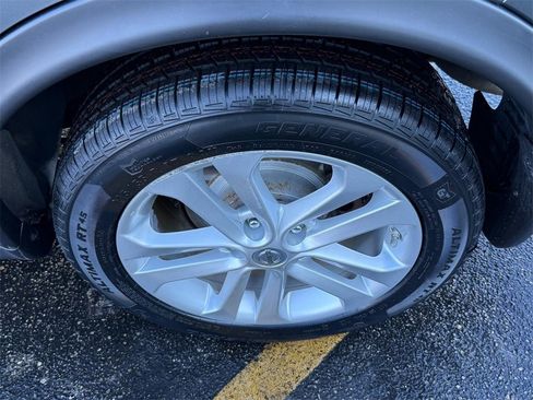 Used 2015 Nissan Juke SV w/ Cold Weather Package image 7