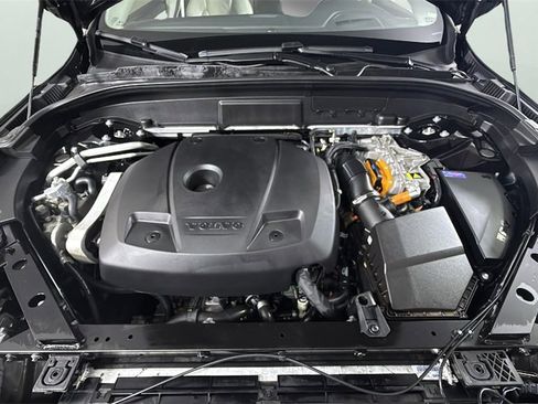 Used 2025 Volvo XC60 T8 Ultra w/ Protection Package Premier image 35