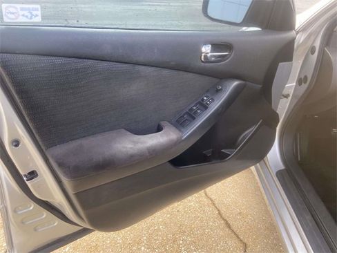 Used 2011 Nissan Altima 2.5 S w/ Convenience Pkg image 12