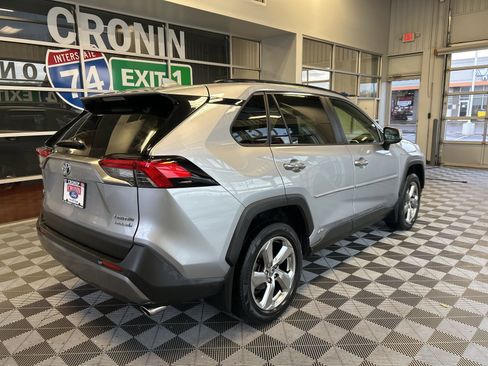 Used 2020 Toyota RAV4 Limited image 6