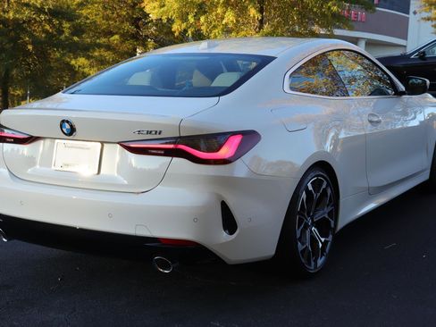 Used 2025 BMW 430i Coupe w/ Convenience Package image 8