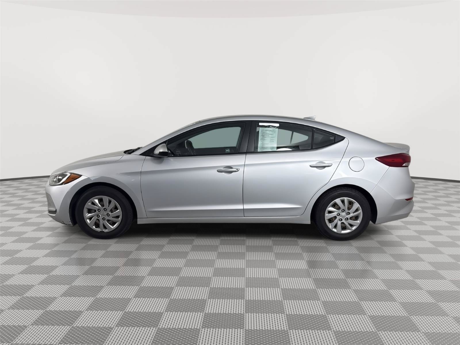Used 2017 Hyundai Elantra SE FWD image 3