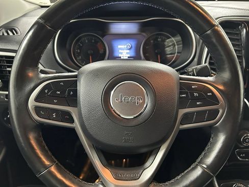 Used 2019 Jeep Cherokee Limited AWD/4WD image 18
