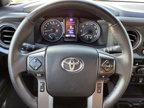 Used 2023 Toyota Tacoma TRD Off-Road image 29